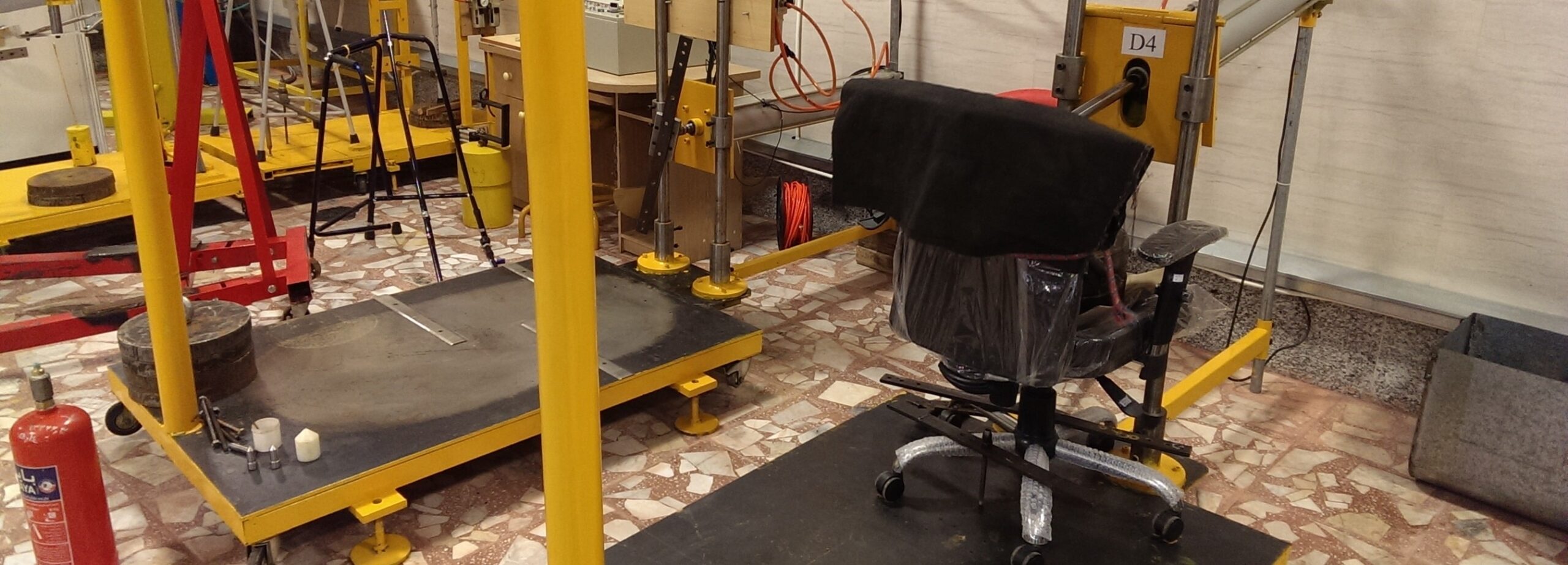 آزمایشگاه مبلمان و تجهیزات اداری